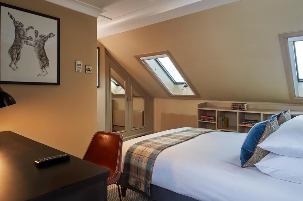 Kimpton Charlotte Square By Ihg Hotel Edinburgh Eksteriør billede A bedroom at the hotel